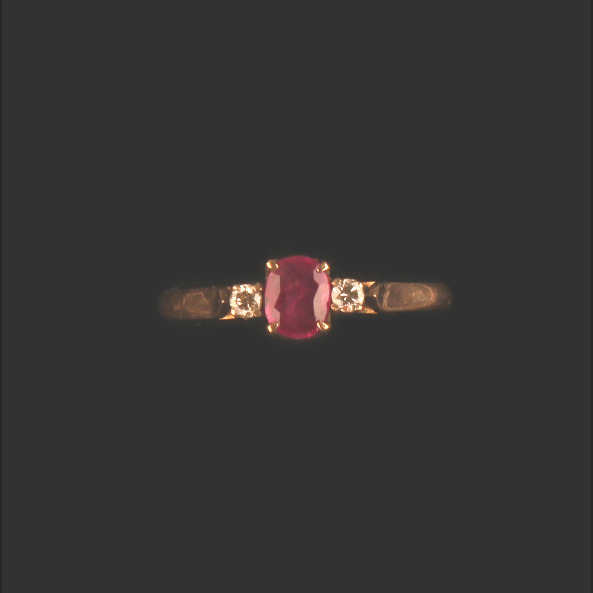 9ct GOLD RUBY & DIAMOND RING - Image 4 of 4