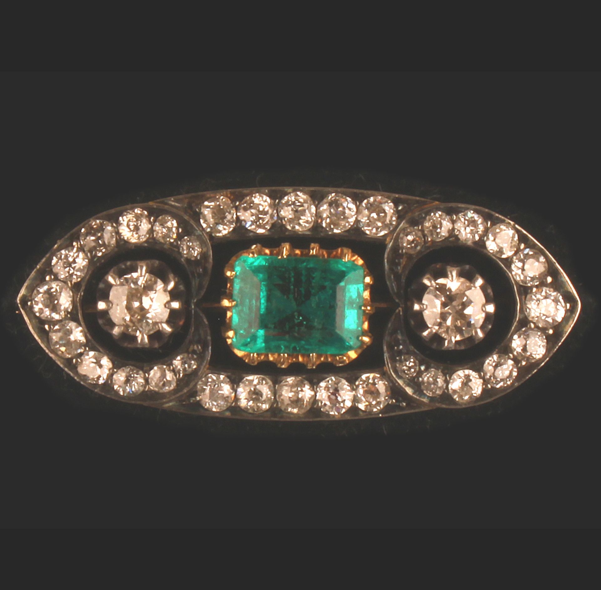 STUNNING EMERALD 2.64ct & DIAMOND 1.39ct BROOCH 2.64ct - OLD MINE CUT DIAMONDS - Image 3 of 6