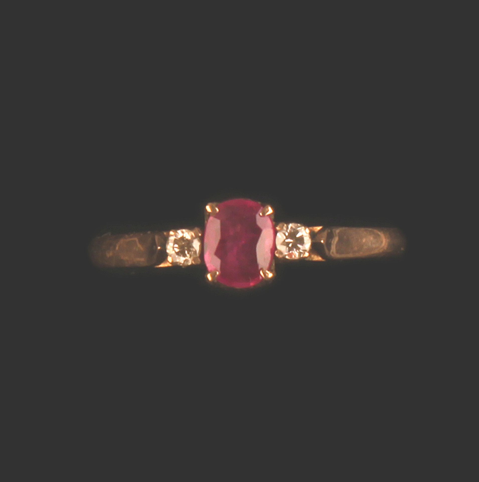 9ct GOLD RUBY & DIAMOND RING - Image 3 of 4