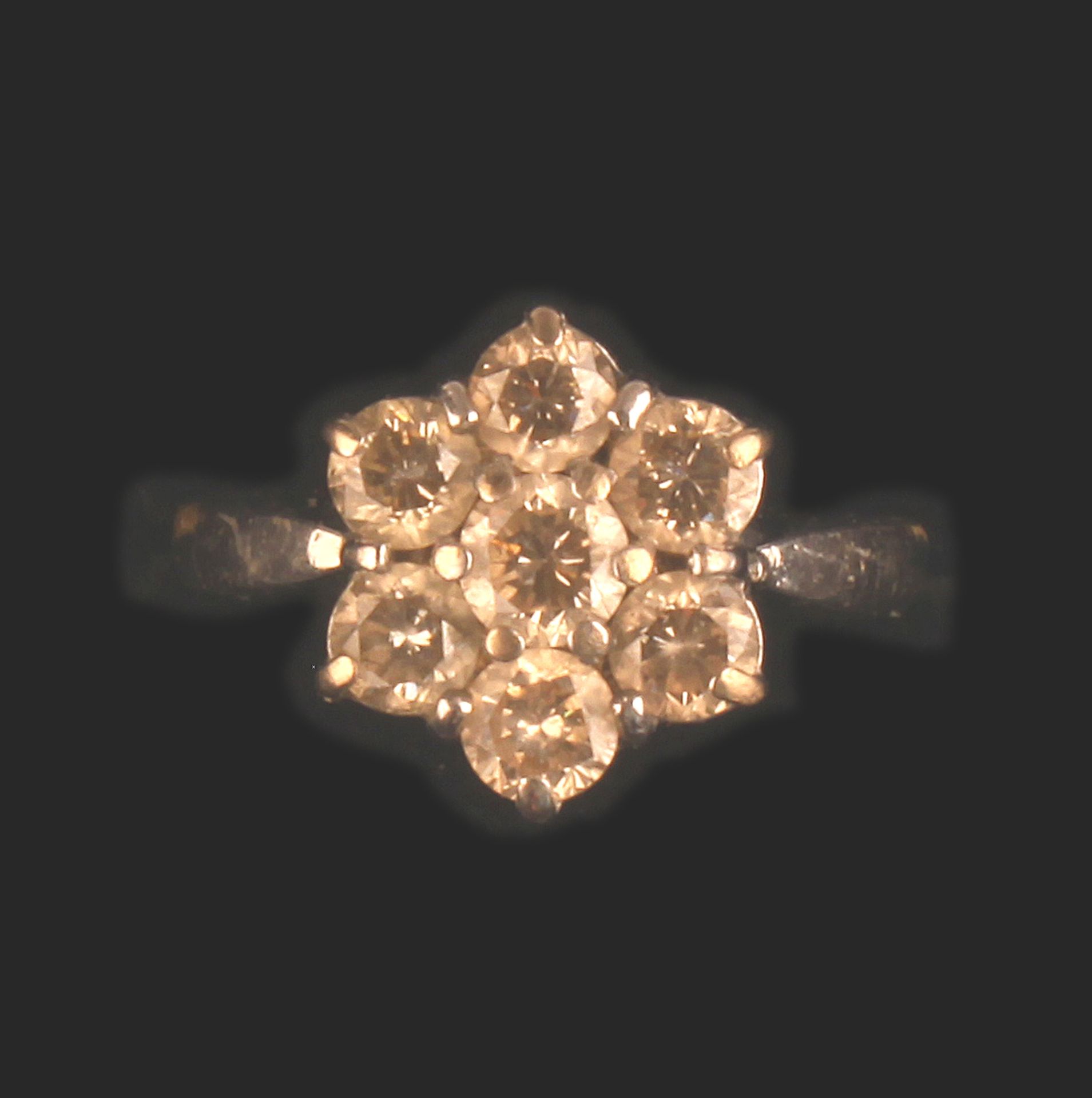 18ct WHITE GOLD 1.50ct DIAMOND CLUSTER RING - Image 3 of 4