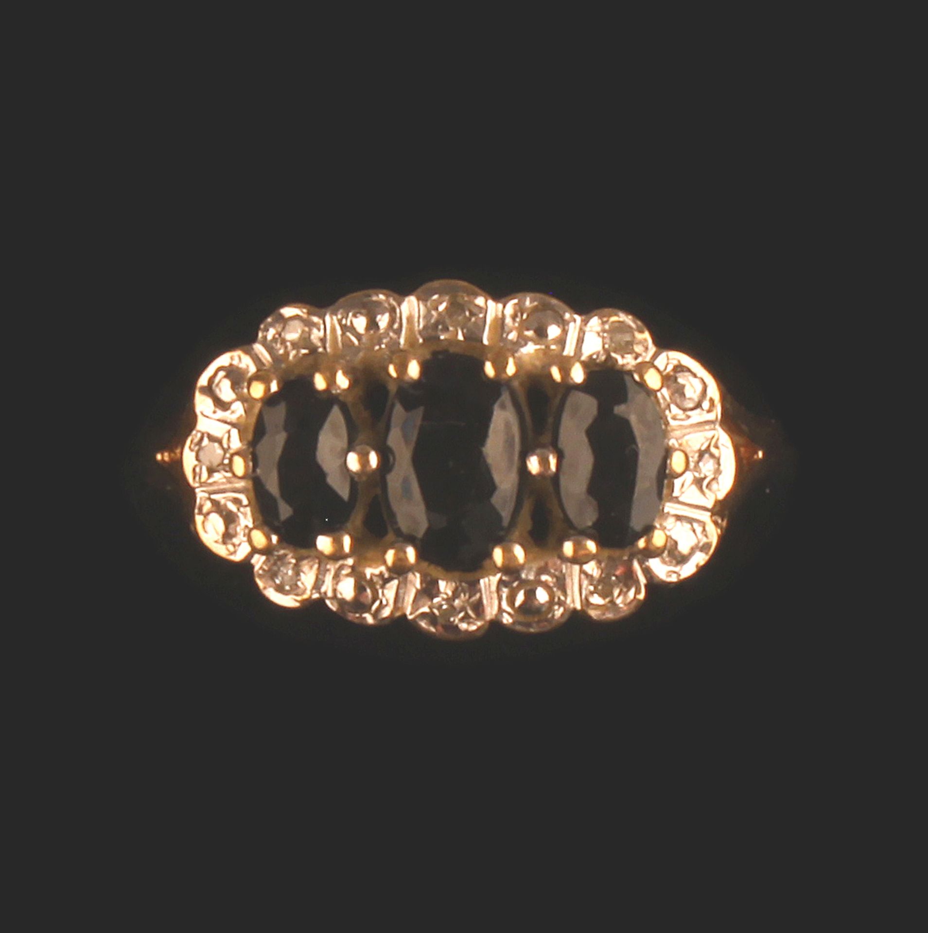 9ct GOLD SAPPHIRE TRILOGY & DIAMOND SET RING - Image 3 of 4