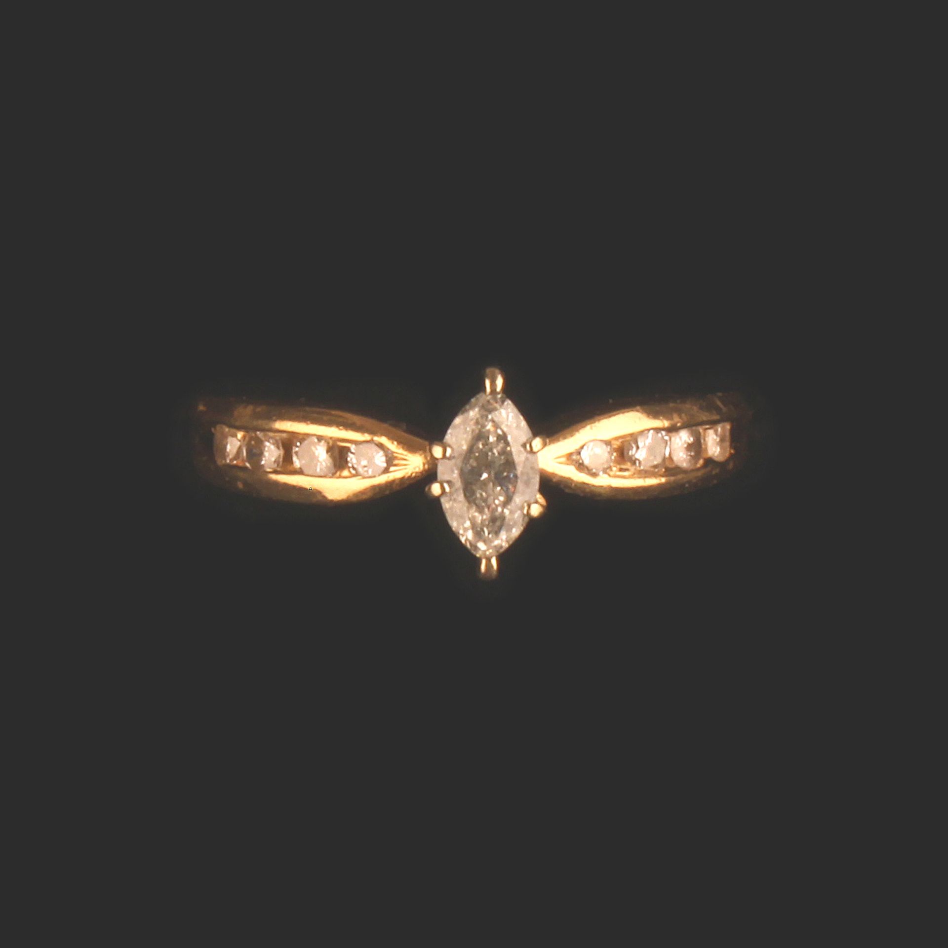 14ct GOLD MARQUISE CUT DIAMOND RING 0.48cts PLUS 4 SMALL ROUND CUT DIAMONDS ON SHOULDERS - Image 5 of 5