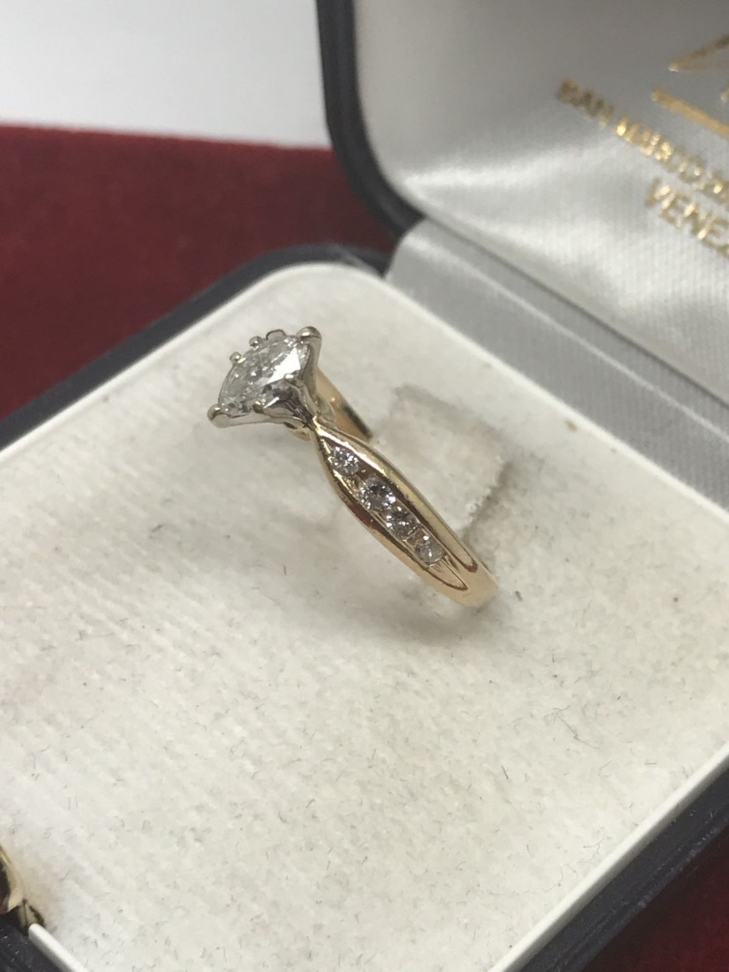 14ct GOLD MARQUISE CUT DIAMOND RING 0.48cts PLUS 4 SMALL ROUND CUT DIAMONDS ON SHOULDERS - Image 2 of 5