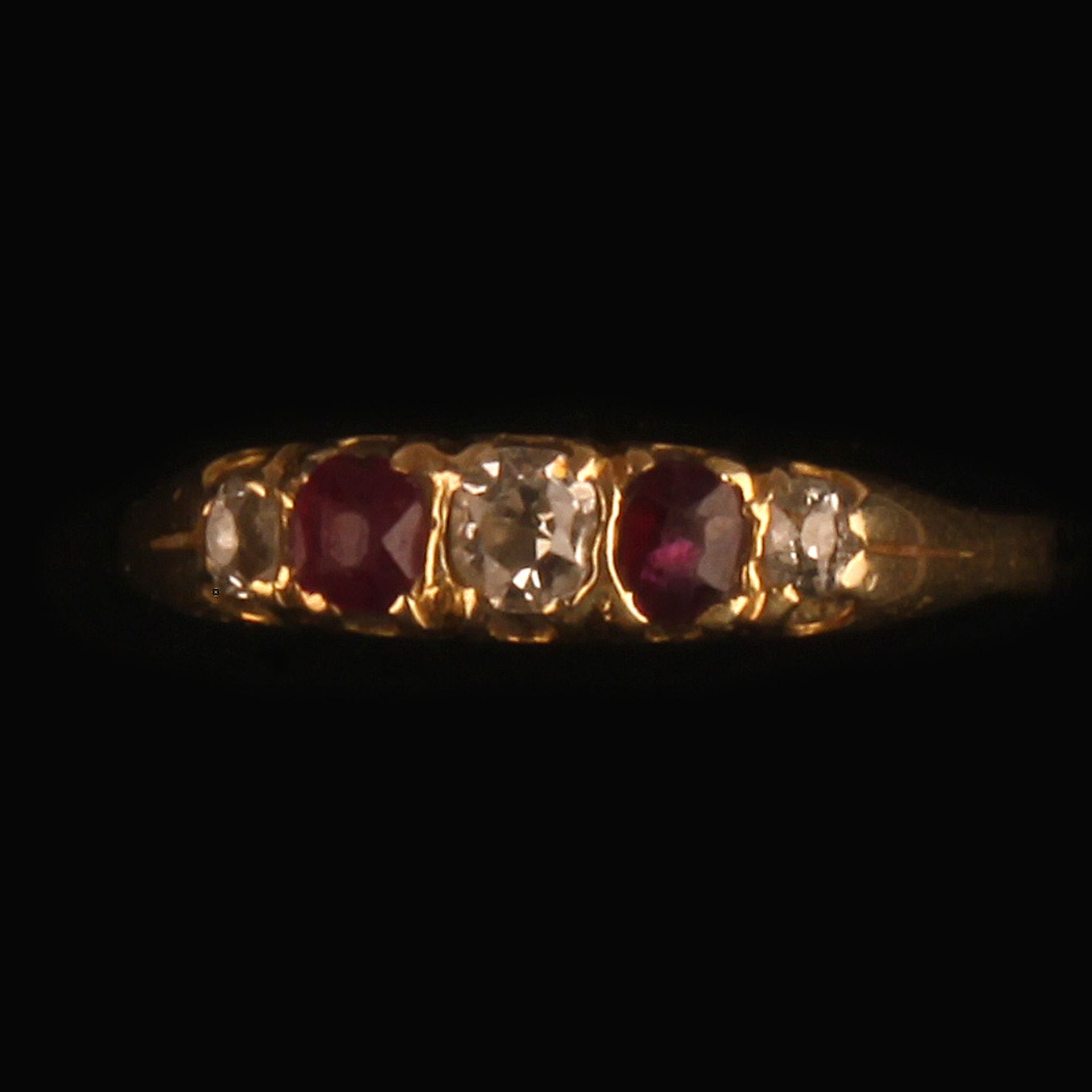 18ct GOLD RUBY & DIAMOND RING SIZE M - Image 2 of 4