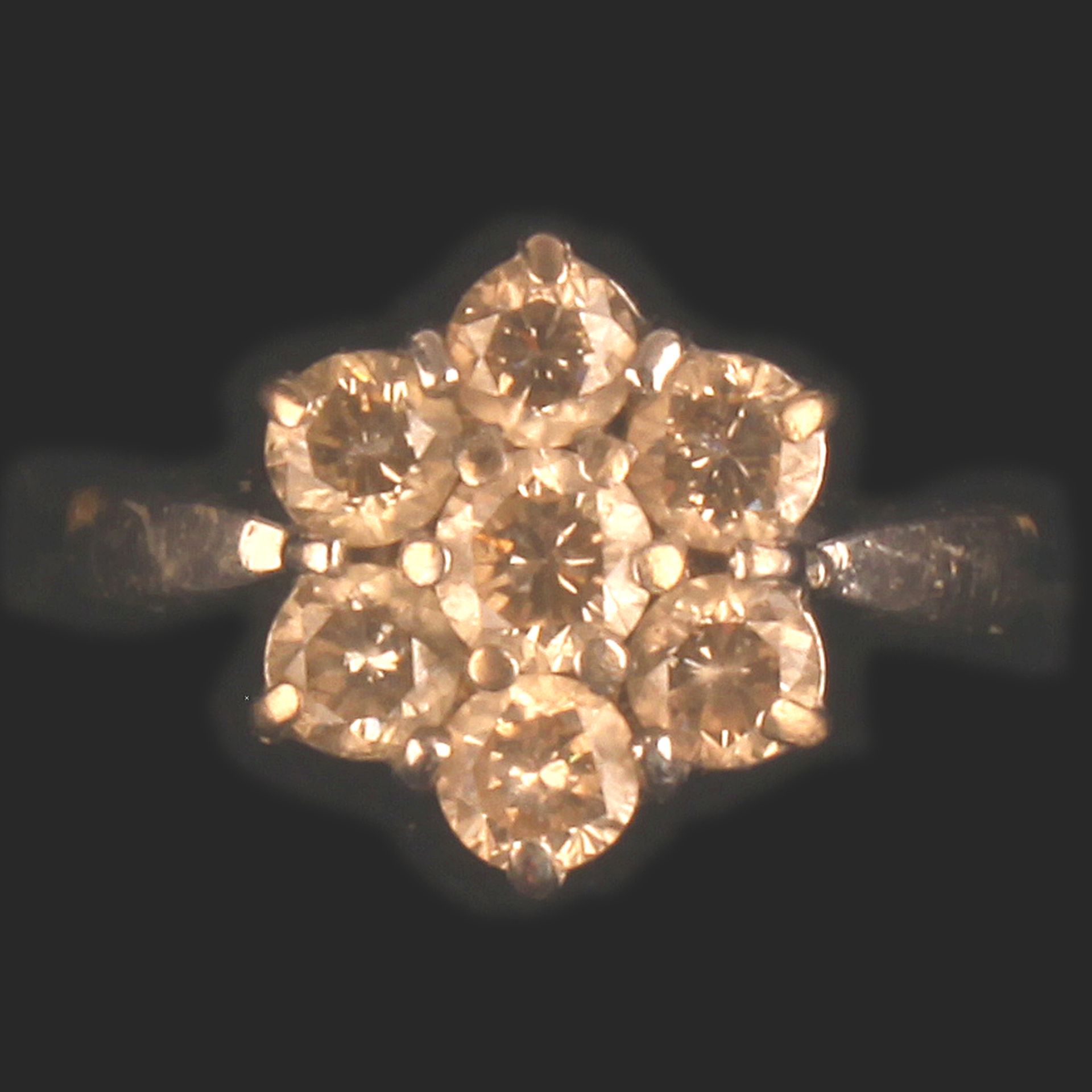 18ct WHITE GOLD 1.50ct DIAMOND CLUSTER RING - Image 2 of 4