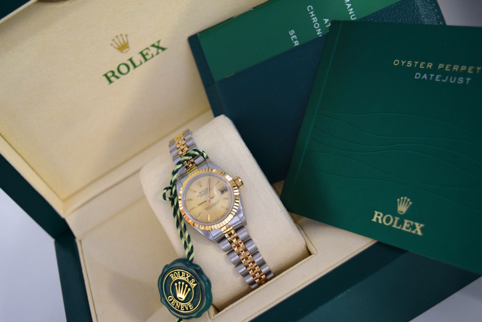 ROLEX DATEJUST - Ladies 26mm - STEEL & 18K GOLD with TAPESTRY DIAL - Image 2 of 9