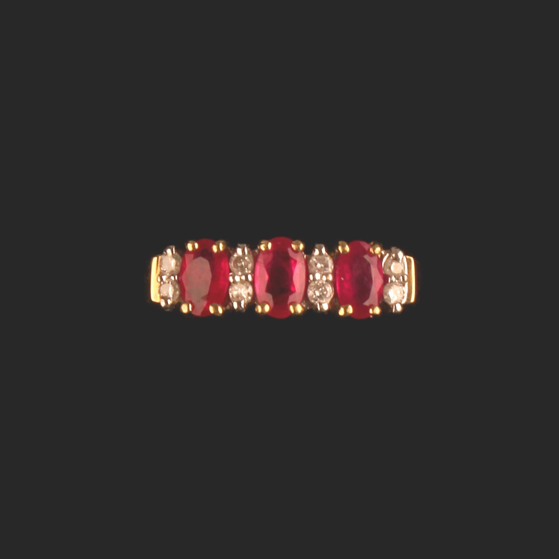 9ct GOLD RUBY & DIAMOND RING - SIZE M - Image 4 of 4