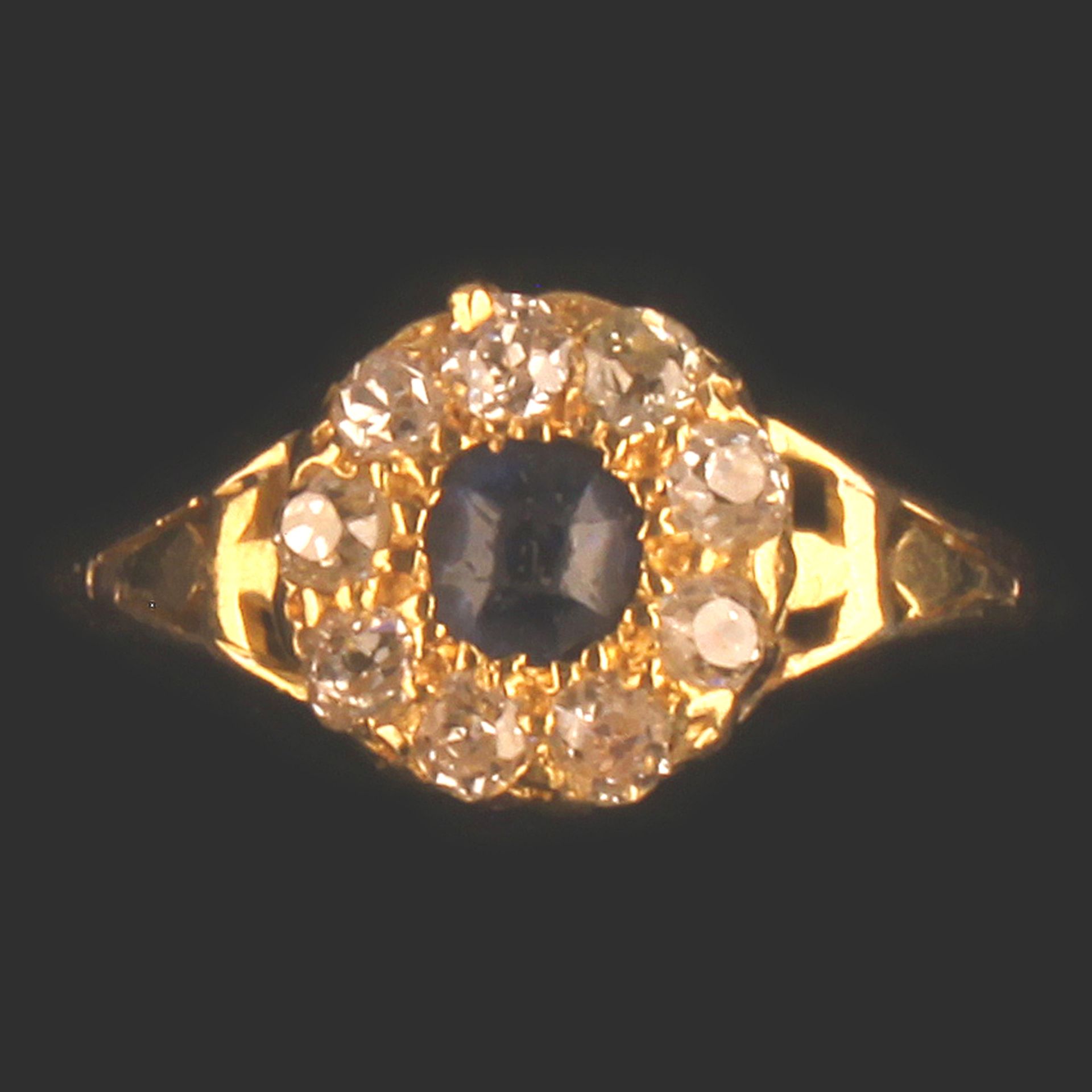 SAPPHIRE & OLD CUT DIAMOND CLUSTER RING - Image 2 of 4