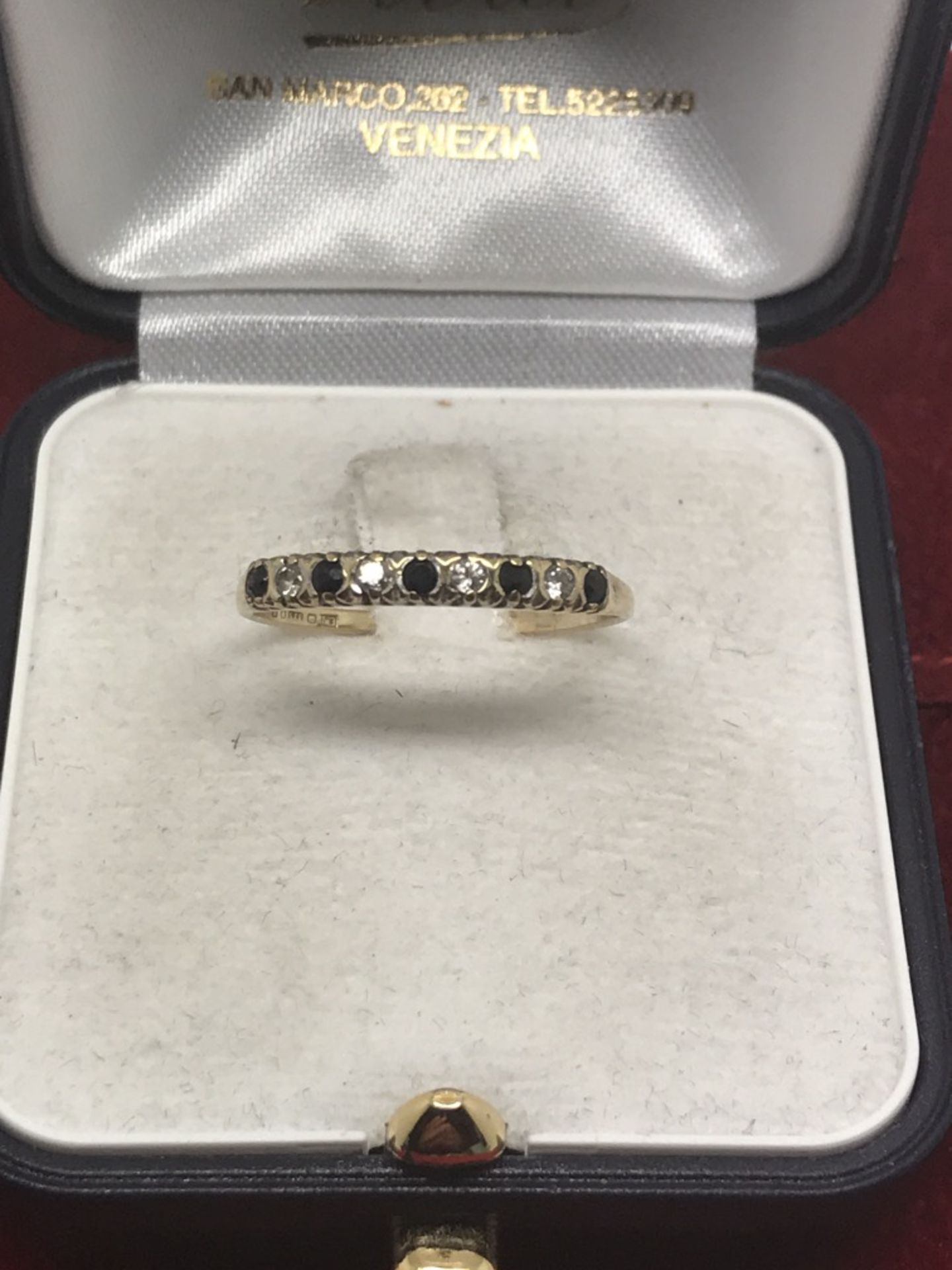 9ct GOLD SAPPHIRE & DIAMOND RING