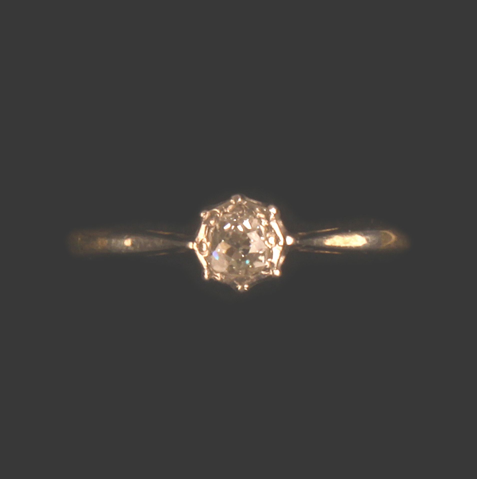 18ct GOLD 0.20ct DIAMOND SOLITAIRE RING - Image 3 of 4