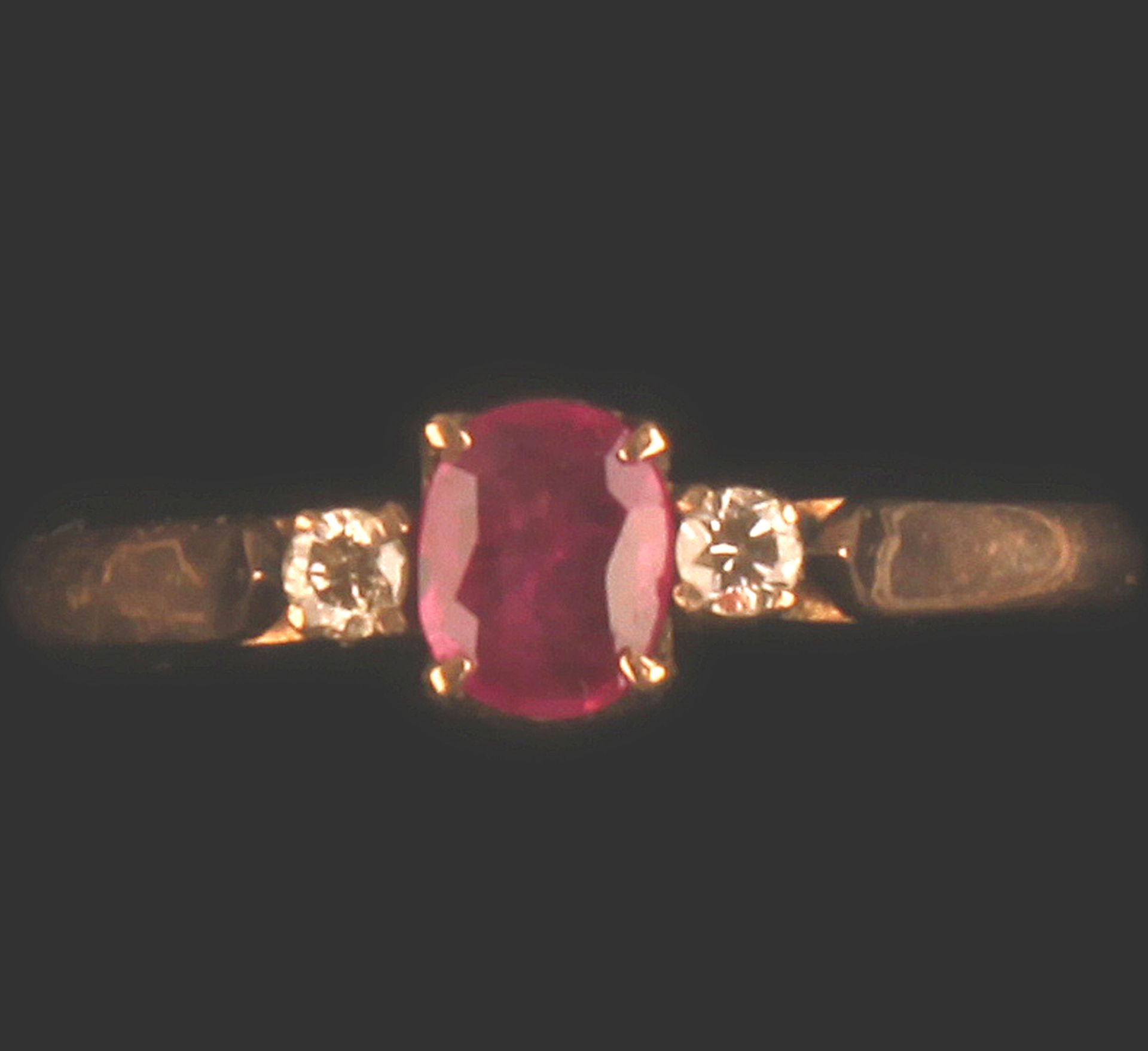 9ct GOLD RUBY & DIAMOND RING - Image 2 of 4