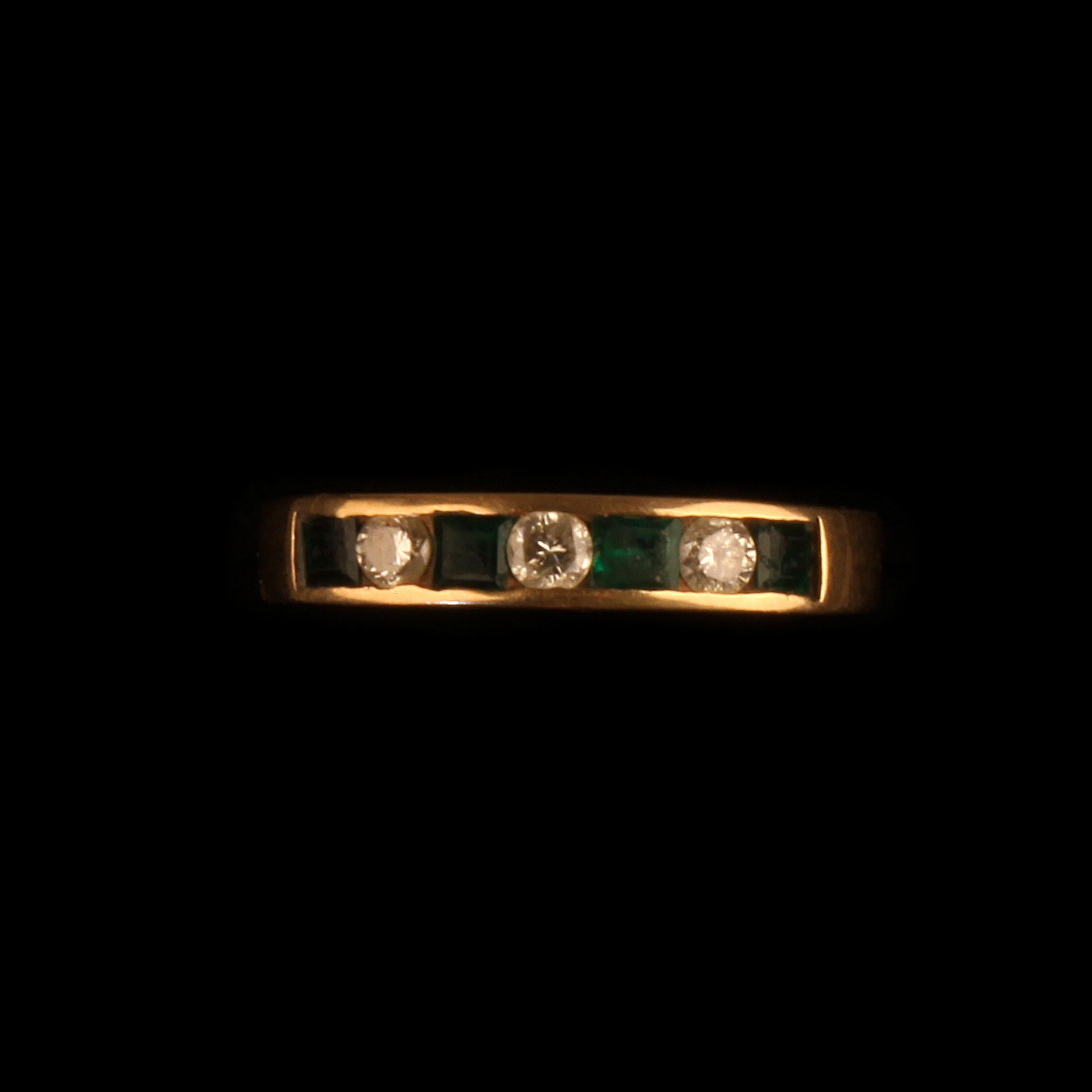 CHANEL SET 1/2 ETERNITY RING SET WITH EMERALDS & DIAMONDS - Image 5 of 5