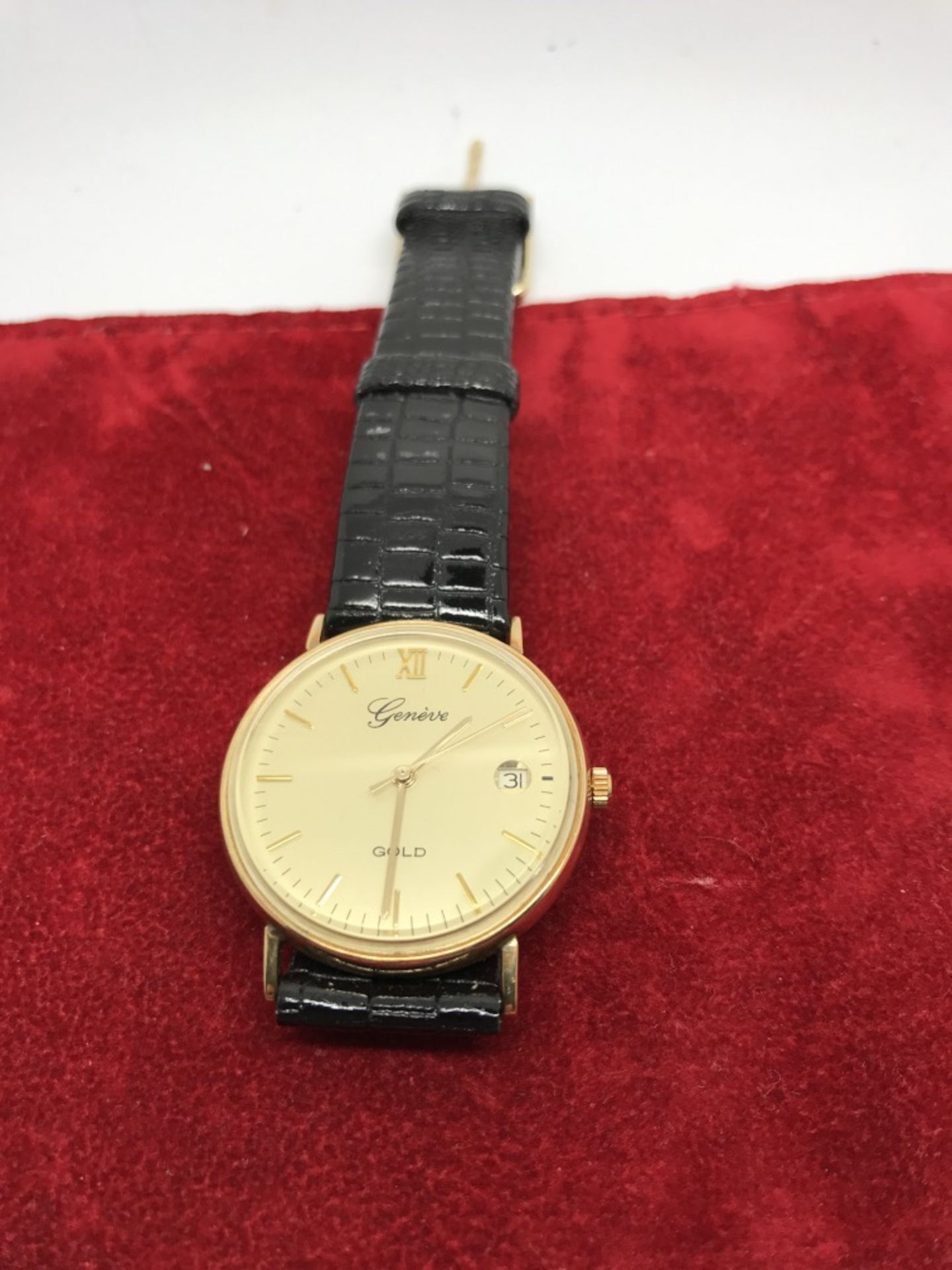 9ct GOLD GENEVE GENTS WATCH