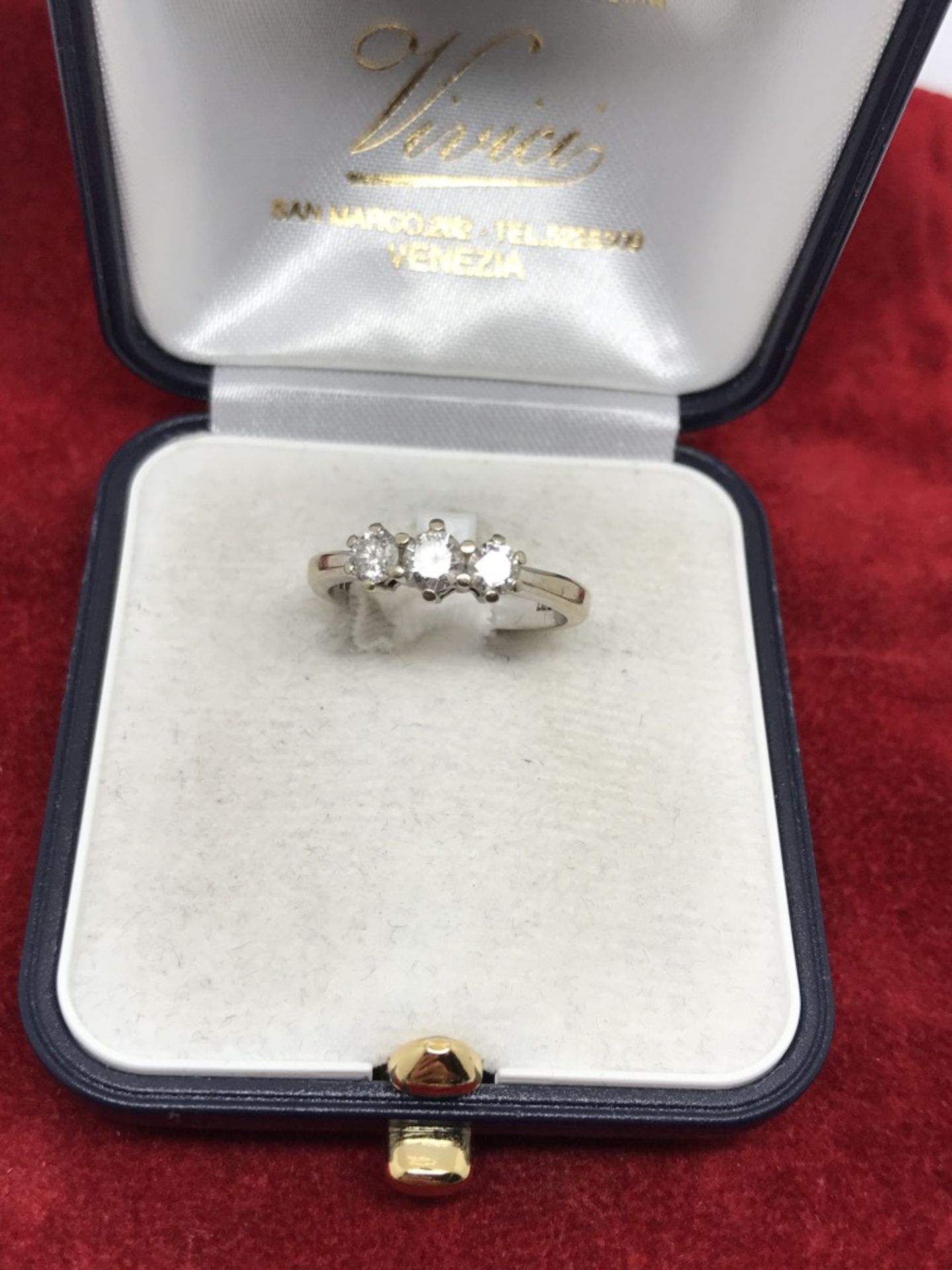 18ct WHITE GOLD 3 STONE DIAMOND RING