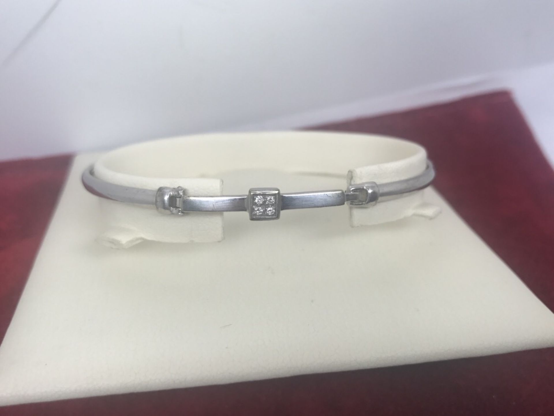 9ct WHITE GOLD DIAMOND SET BRACELET/BANGLE