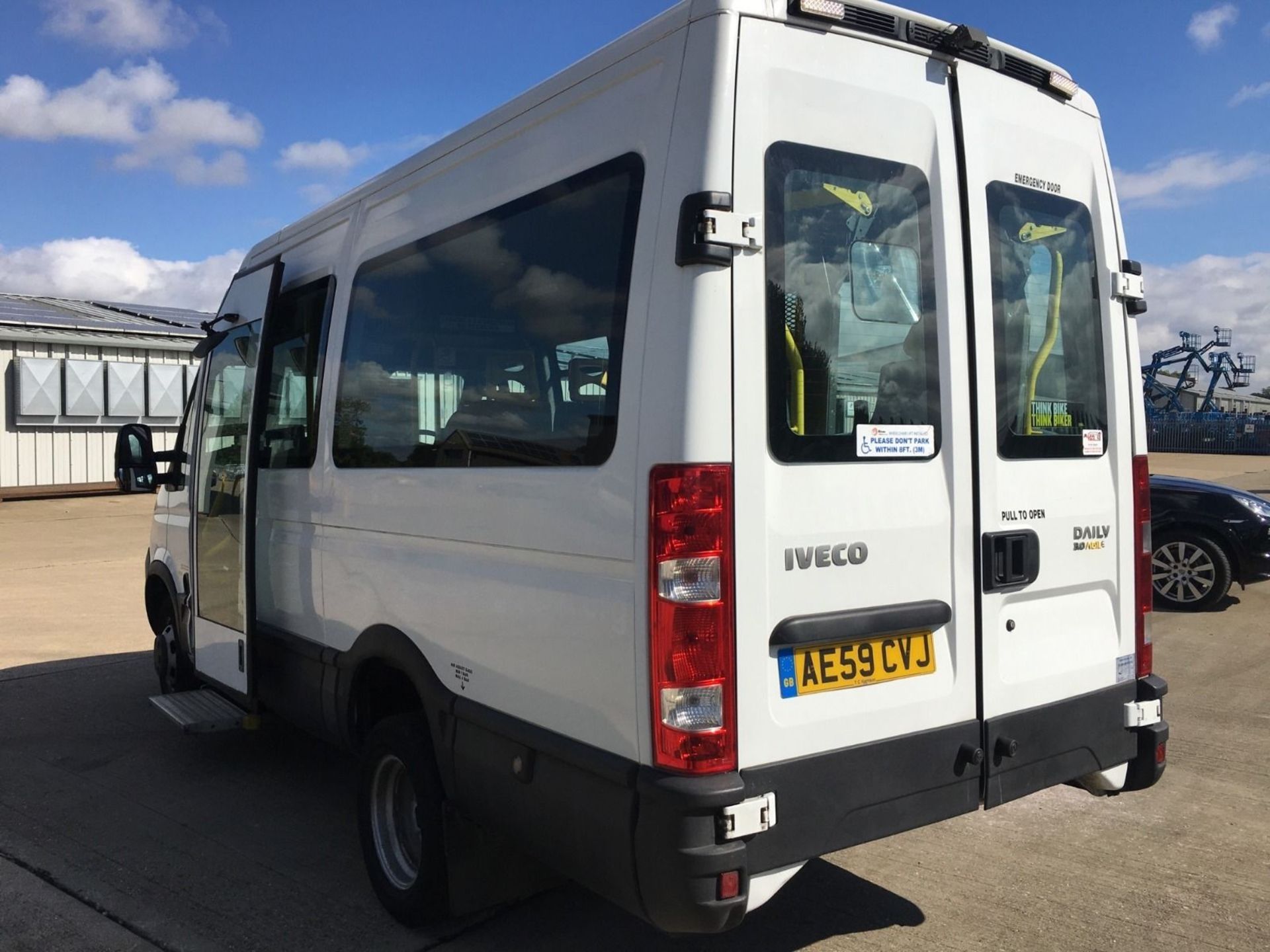09 59 REG IVECO DAILY 45C15 DISABLED ACCESS MINIBUS WITH POWER DOOR - 3.0 TURBO DIESEL AUTOMATIC - Image 2 of 12