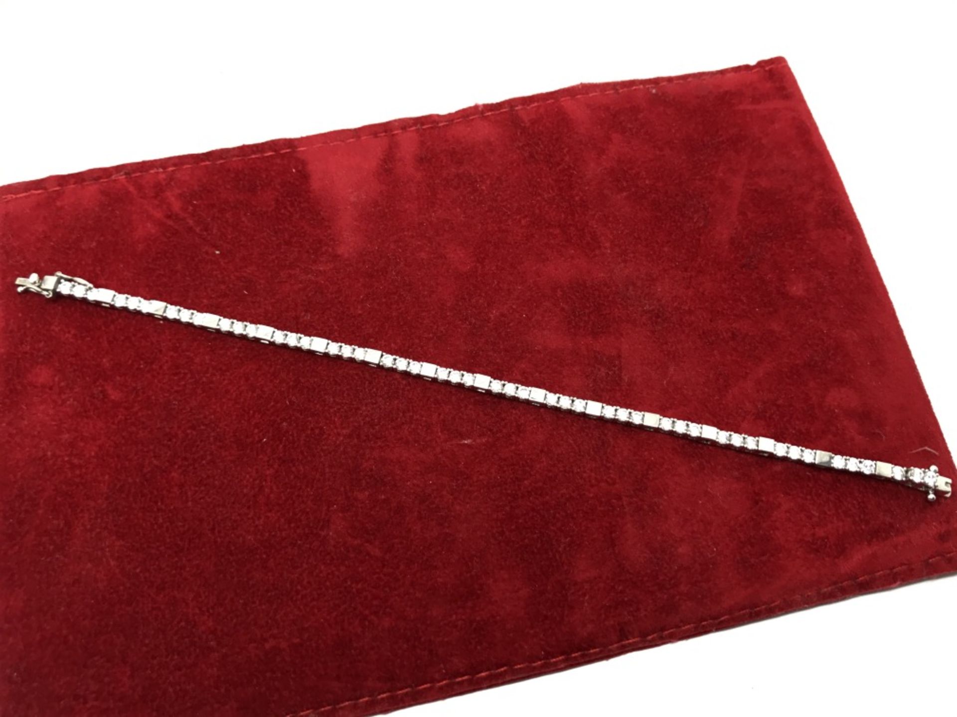 9ct WHITE GOLD CZ SET BRACELET