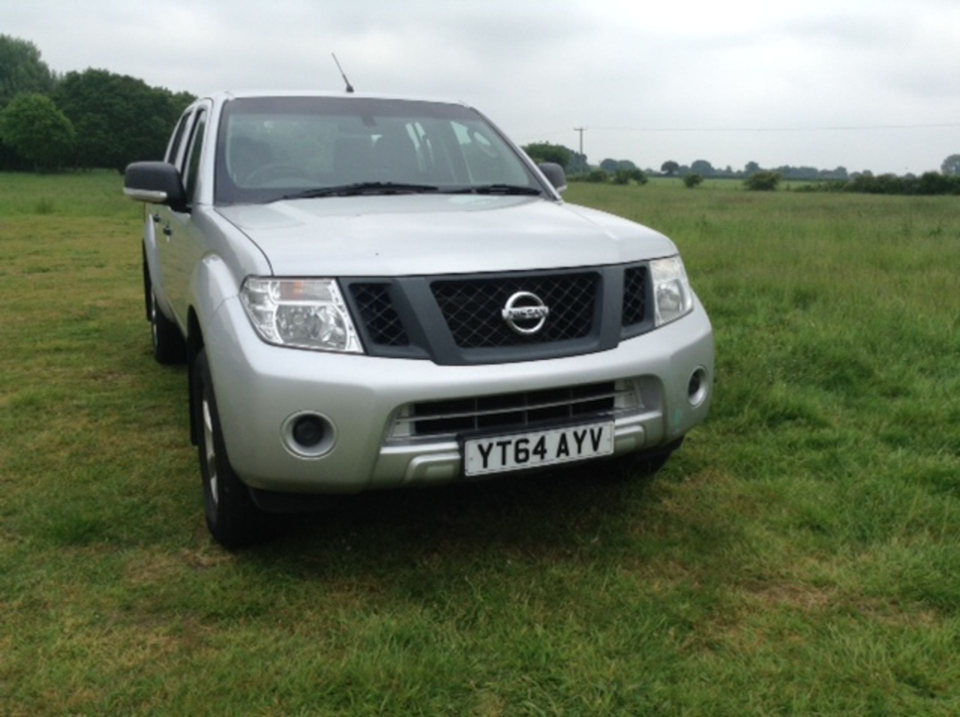 64 Reg Nissan Navara 2.5d truck 61k miles 4 stamps just been serviced a/c alloys - Image 4 of 12
