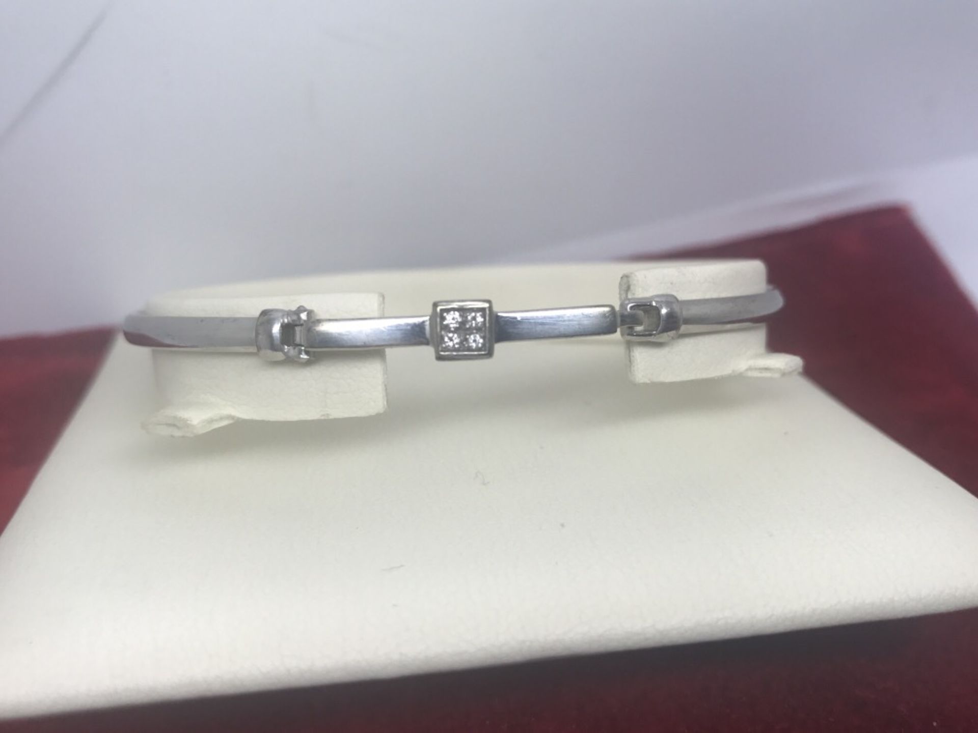 9ct WHITE GOLD DIAMOND SET BRACELET/BANGLE - Image 3 of 4