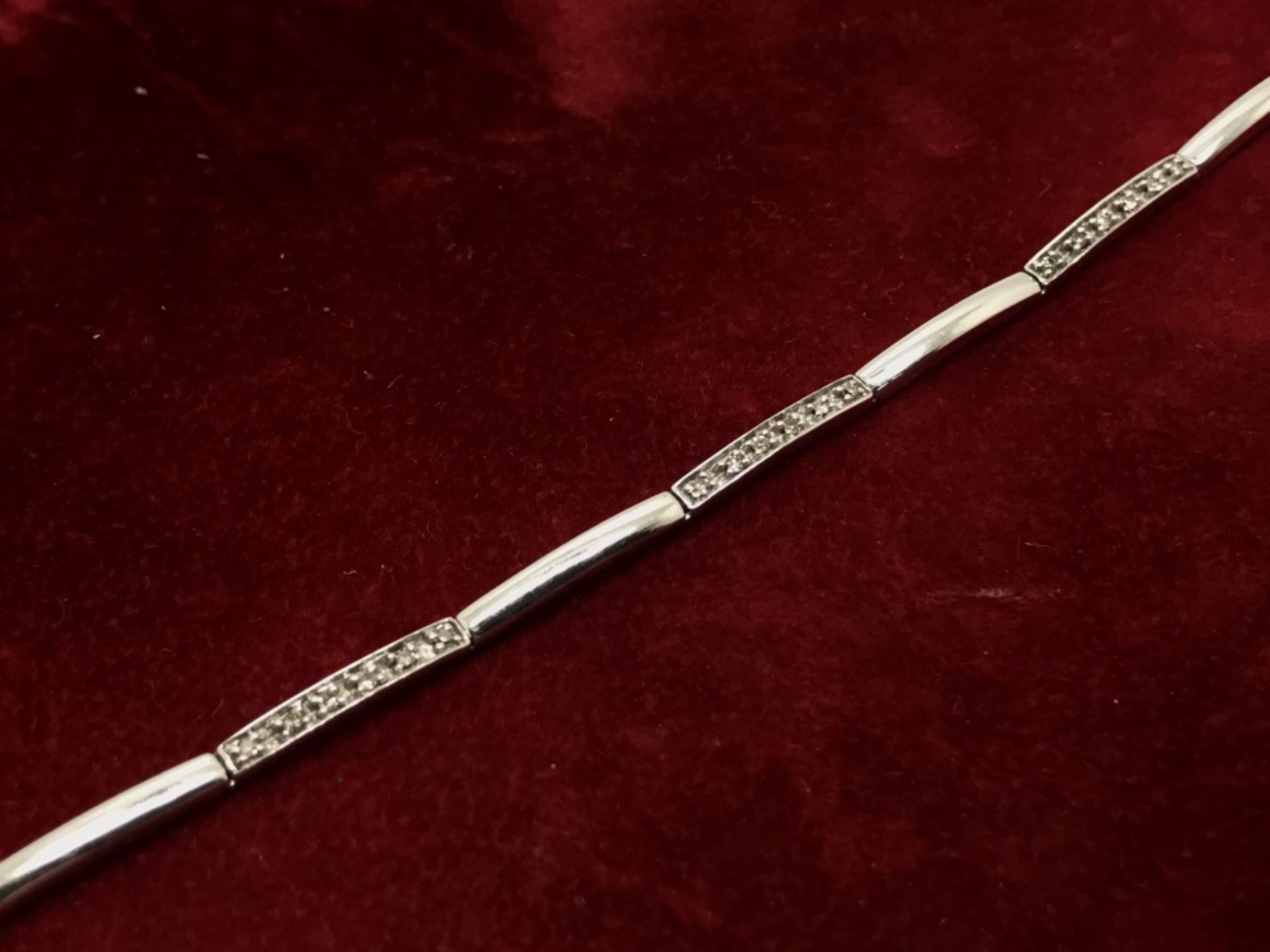 9ct WHITE GOLD DIAMOND BRACELET - Image 2 of 2