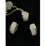 18ct WHITE GOLD DIAMOND ENCRUSTED PENDANT & MATCHING EARRINGS