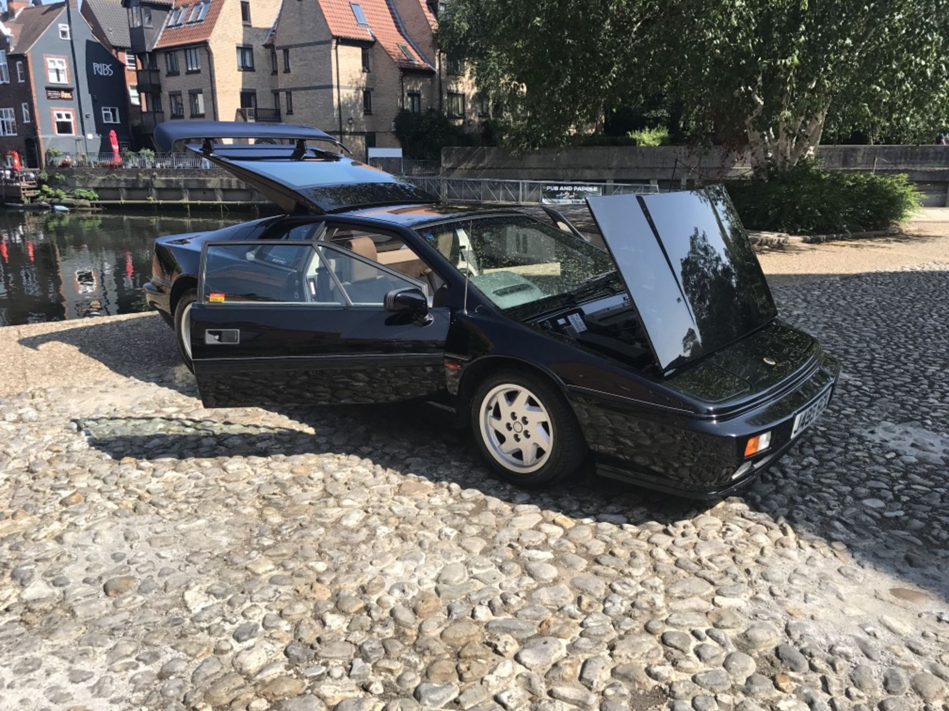 LOTUS ESPRIT TURBO 21k MILES - COLLECTORS CAR - Image 84 of 104