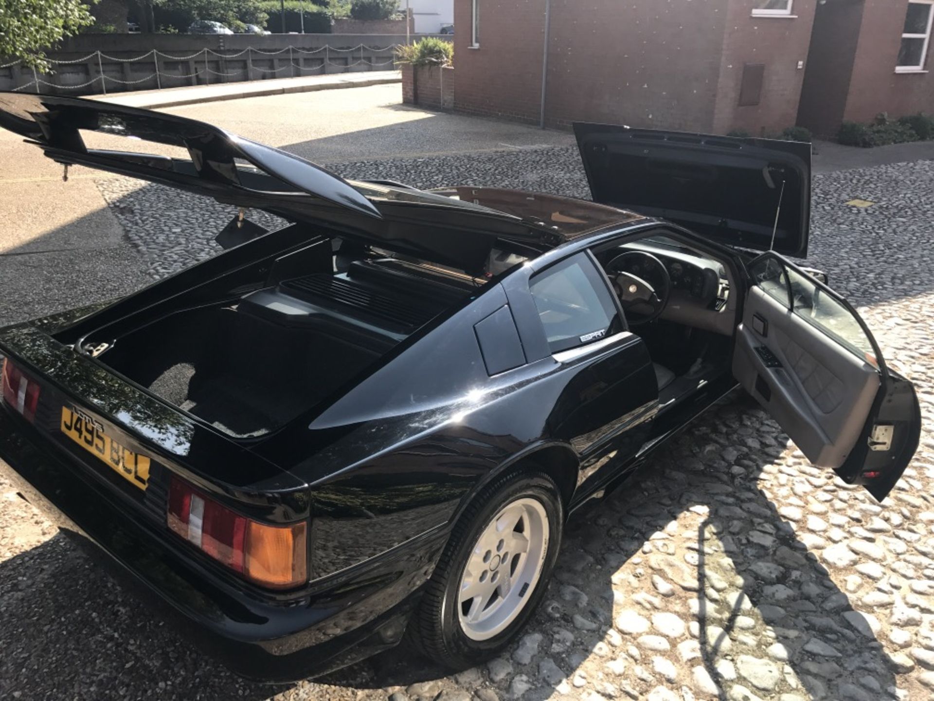 LOTUS ESPRIT TURBO 21k MILES - COLLECTORS CAR - Image 85 of 104