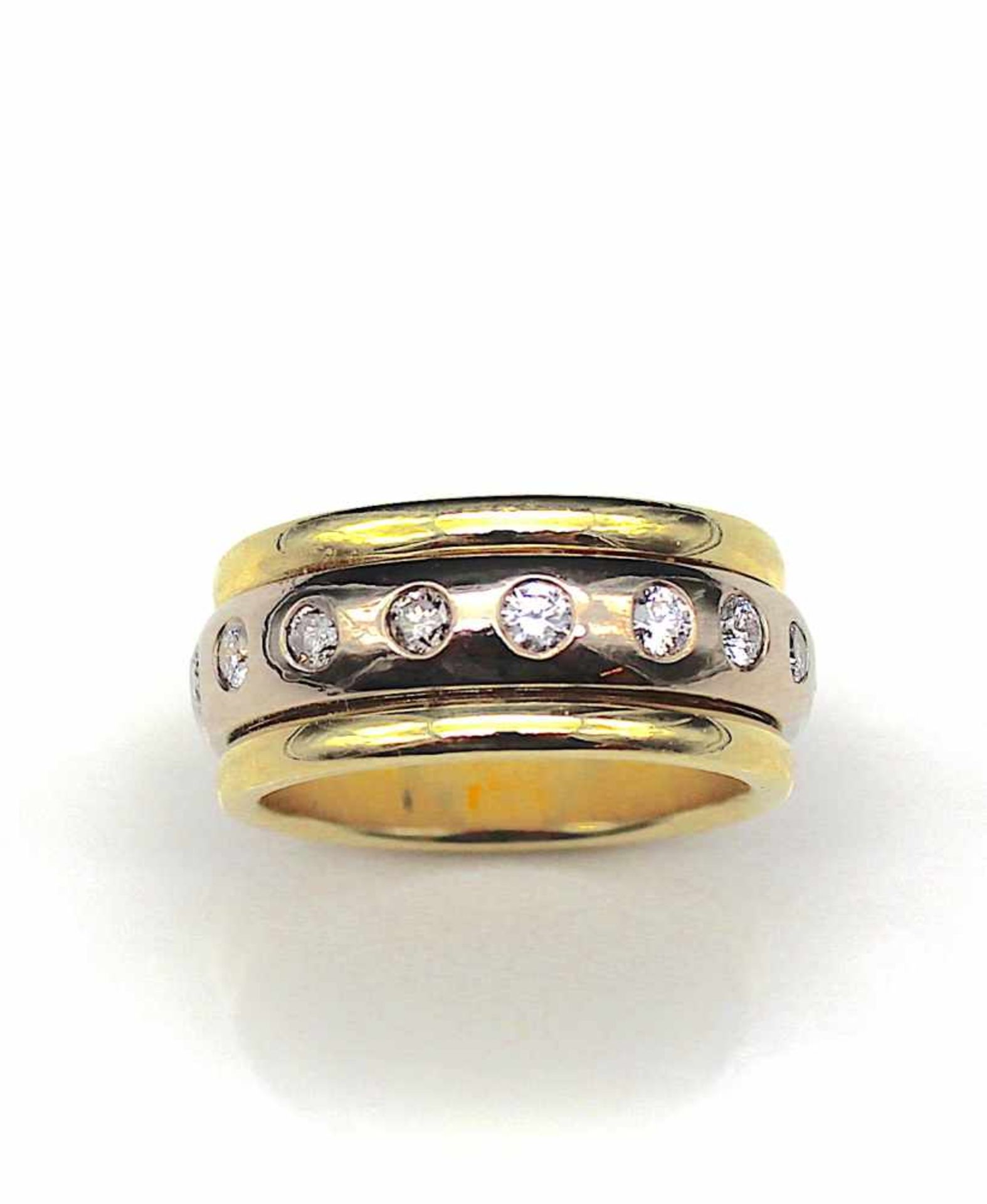 Ring in 585er Gelb-und Weißgold gearbeitet mit 17 Brillanten, gesamt ca.1,4 ct, Qualität: SI - P, - Bild 3 aus 3