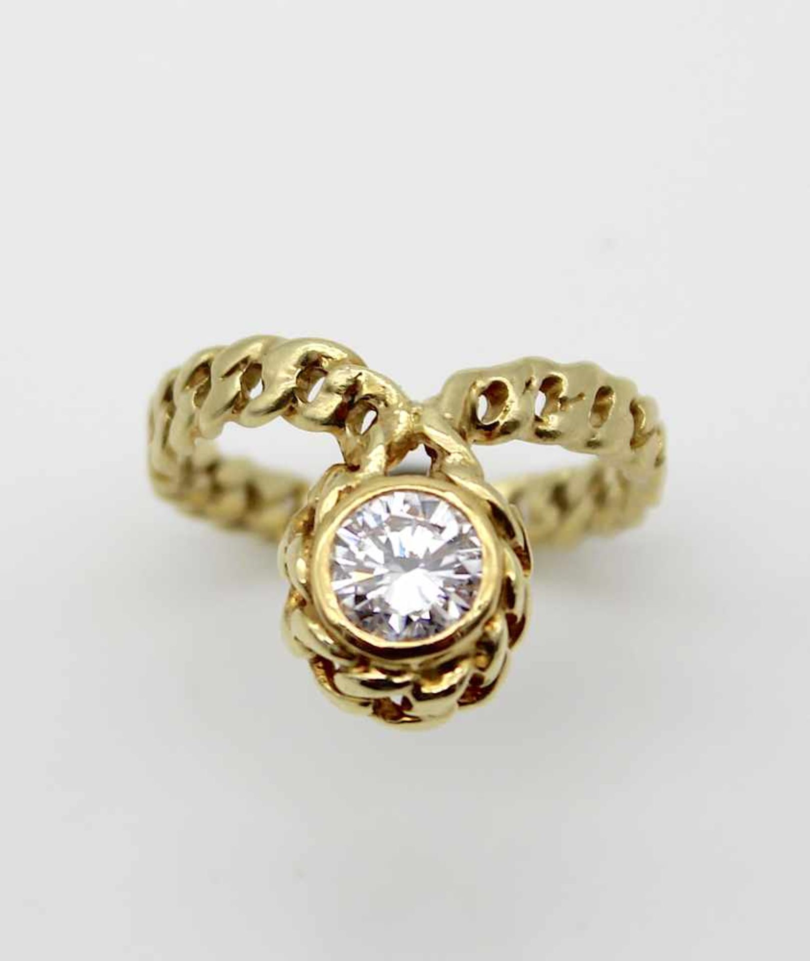 Ring in ca. 585er Gold gearbeitet mit einem Brillanten, ca. 0,90 ct, Qualität: VVS2 - VS1, Farbe F - - Bild 3 aus 3