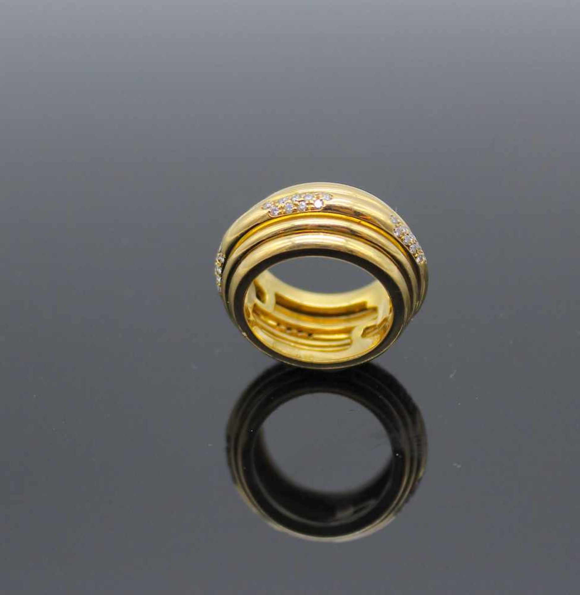 Piaget Possession Ring 1996in 750er Gold gearbeitet mit 65 kleinen Brillanten, gesamt ca. 0,65 ct, - Bild 3 aus 3