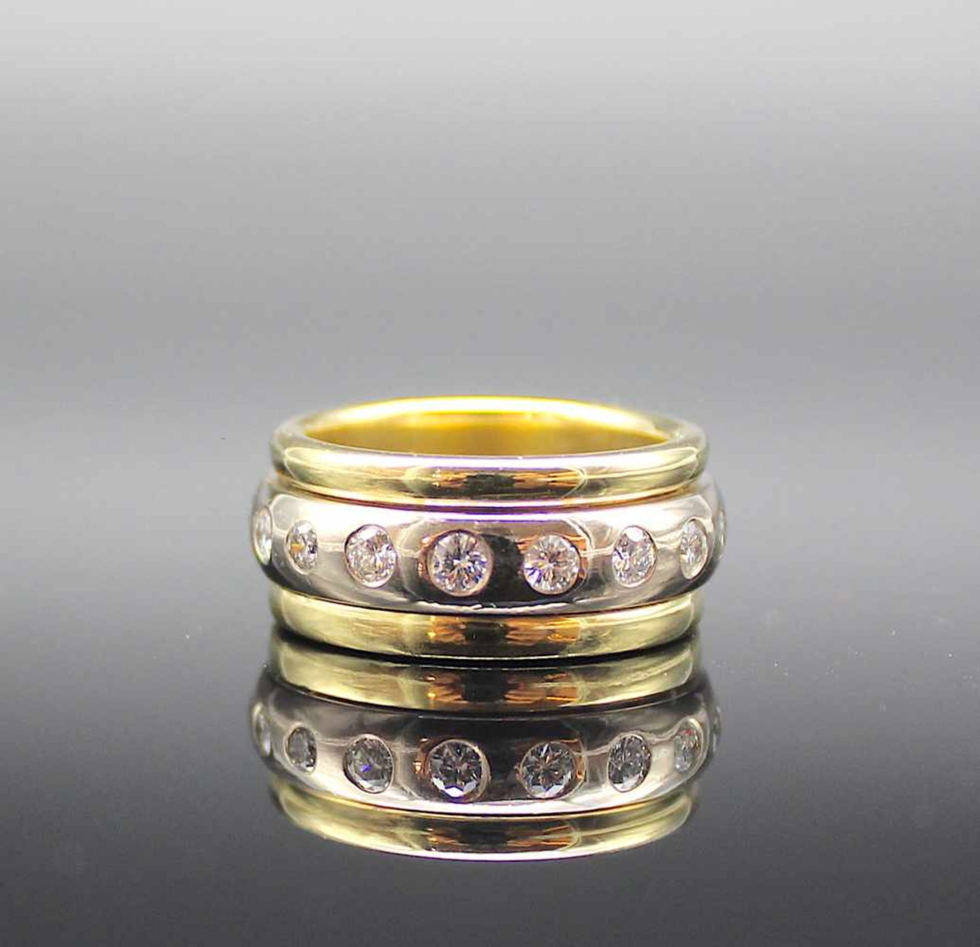 Ring in 585er Gelb-und Weißgold gearbeitet mit 17 Brillanten, gesamt ca.1,4 ct, Qualität: SI - P, - Bild 2 aus 3