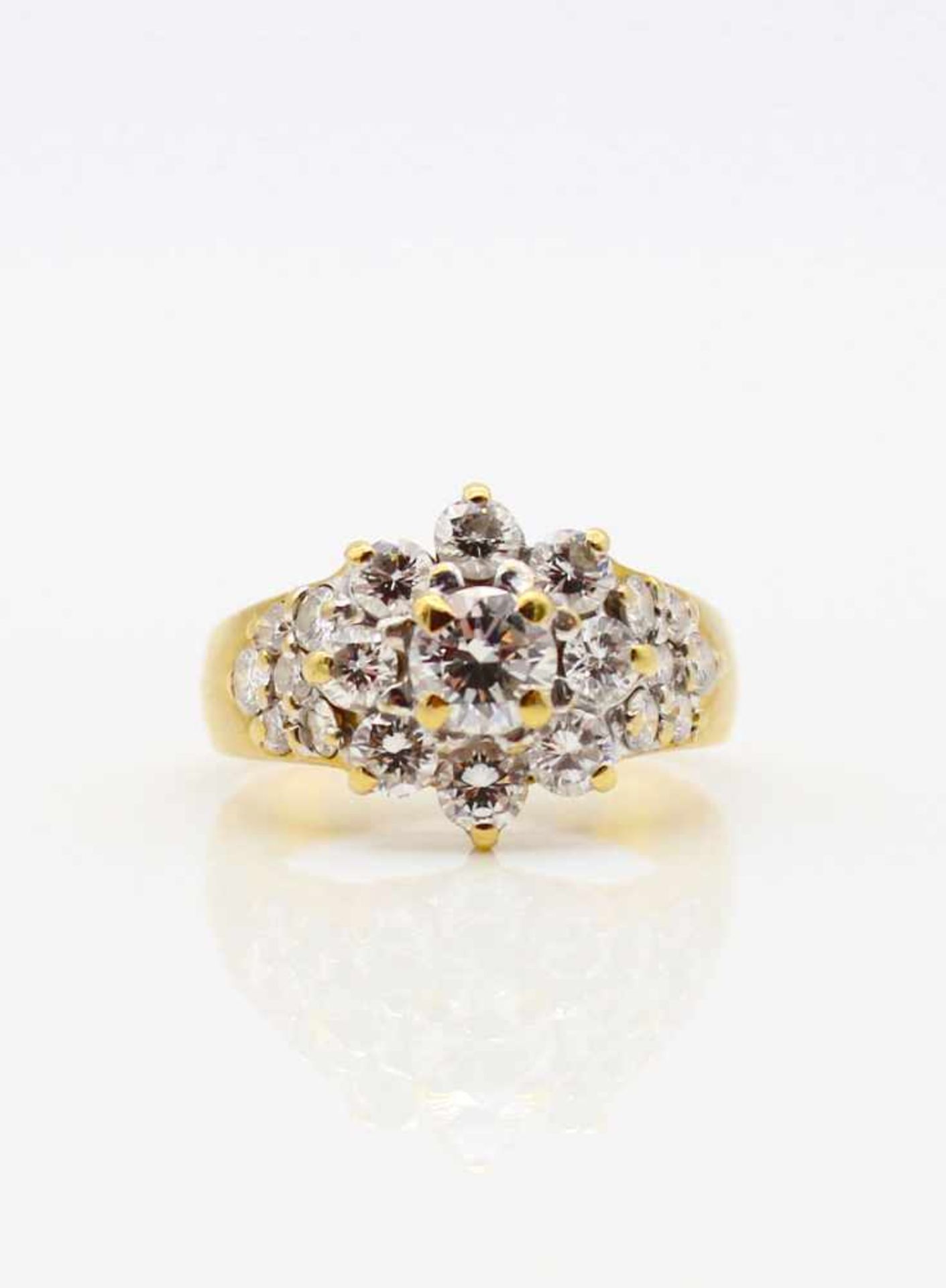 Ring in ca. 916er Gold gearbeitet mit einem Brillanten, ca. 0,40 ct, Qualität: VVS2 - VS1, Farbe G - - Bild 2 aus 3