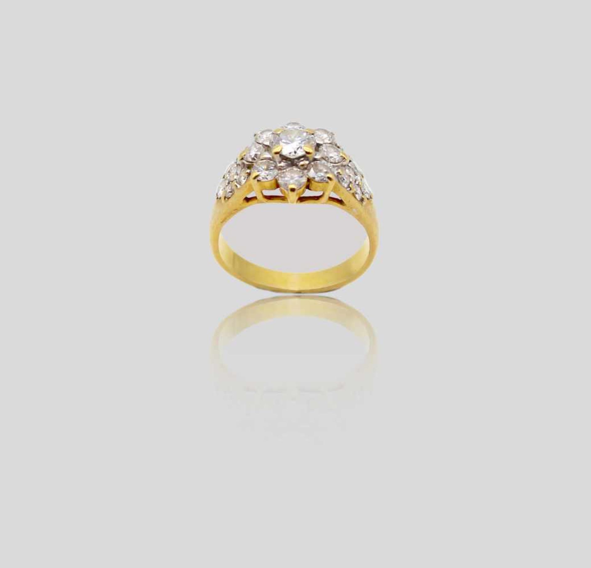 Ring in ca. 916er Gold gearbeitet mit einem Brillanten, ca. 0,40 ct, Qualität: VVS2 - VS1, Farbe G -