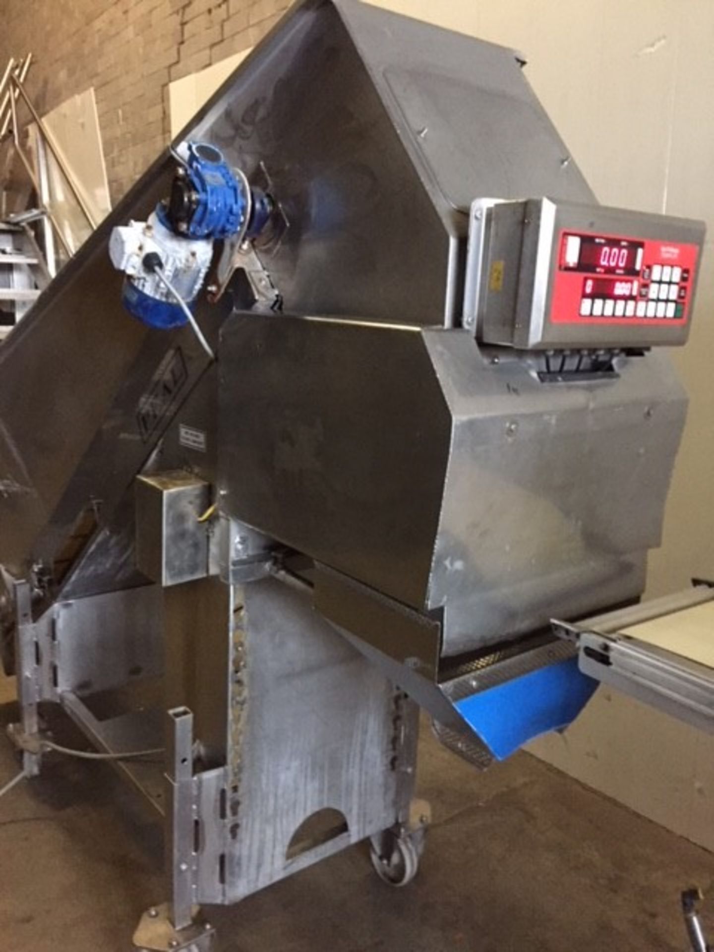 WEIGHER AND FEEDER