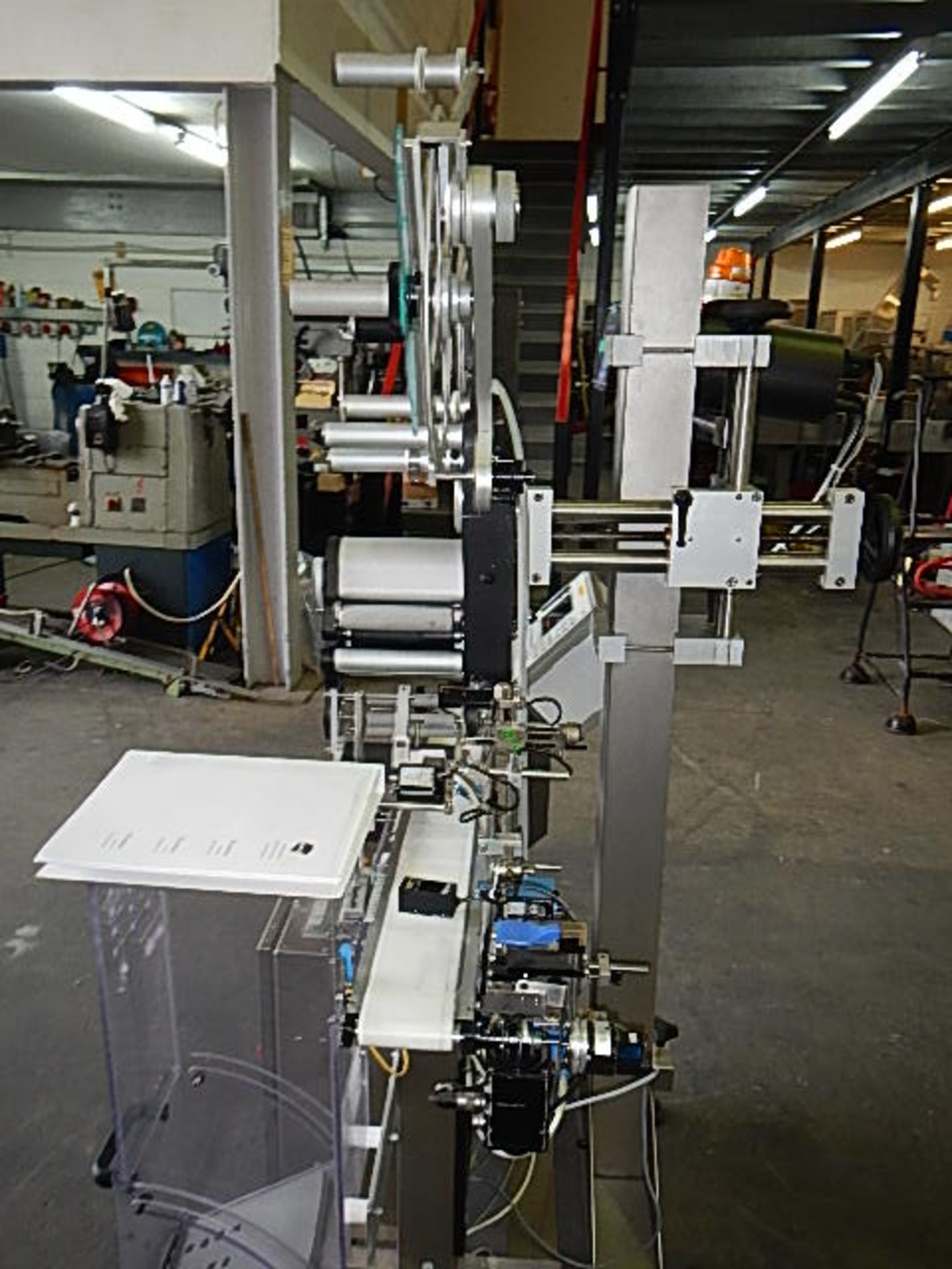 TOP LABEL APPLICATOR - Image 4 of 15