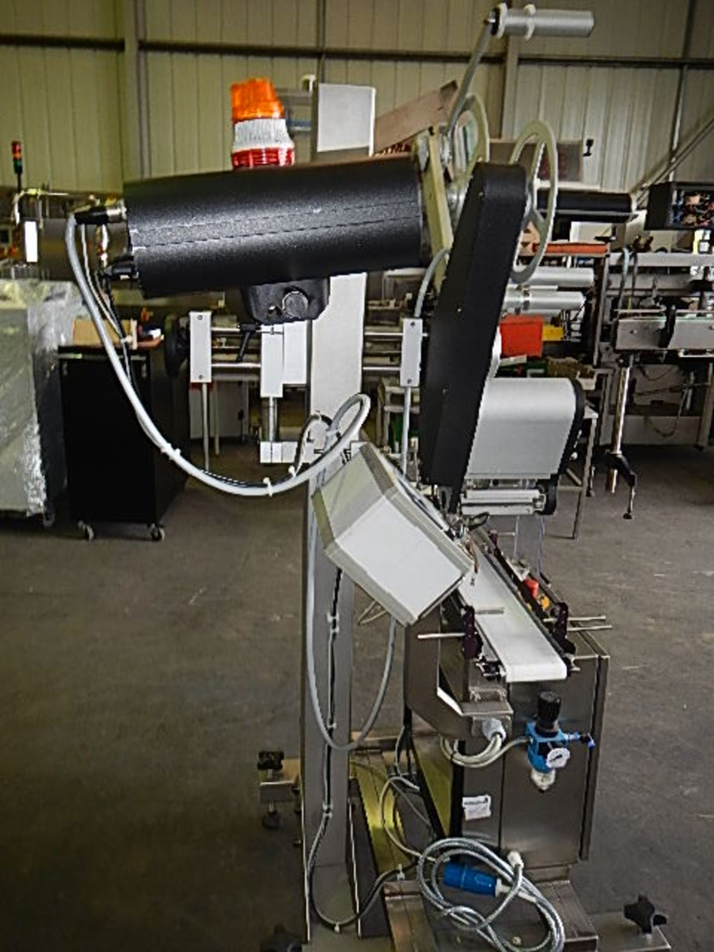 TOP LABEL APPLICATOR - Image 8 of 15