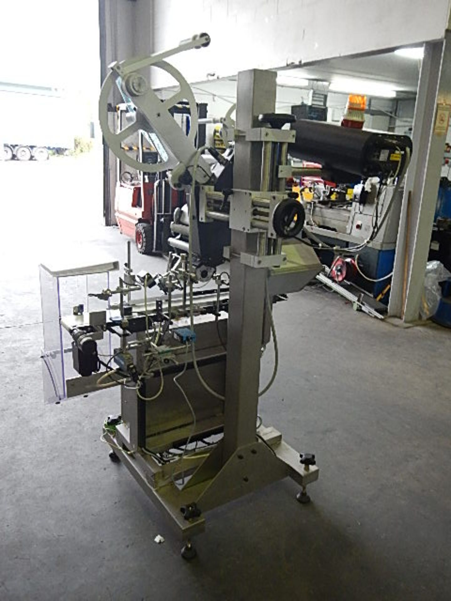 TOP LABEL APPLICATOR - Image 6 of 15