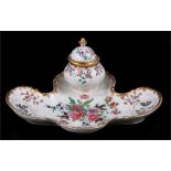 A late 19th century Samson porcelain ink stand decorated with flowers and gilt highlights, 23cms (
