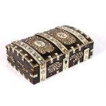 An Anglo Indian Vizagapatam ivory and horn box 21.5cm (8.25ins) wide