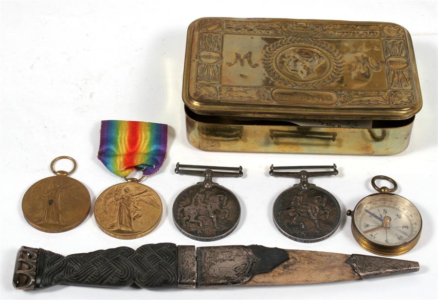 A WWI medal pair to '58872 Pte. G. Godfrey, S. Wales. Bord.'; a WWI war medal to '58620 Pte. W.