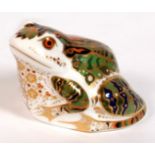 A Royal Crown Derby paperweight in the form of a toad, limited edition no. 489 / 500, 5.5cms (2.