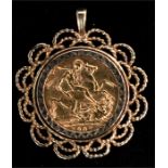 A 1907 gold full sovereign in a 9ct gold detachable pendant mount, total weight 12g.