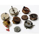 A quantity of vintage fishing reels including an Alvey Snapper reel.