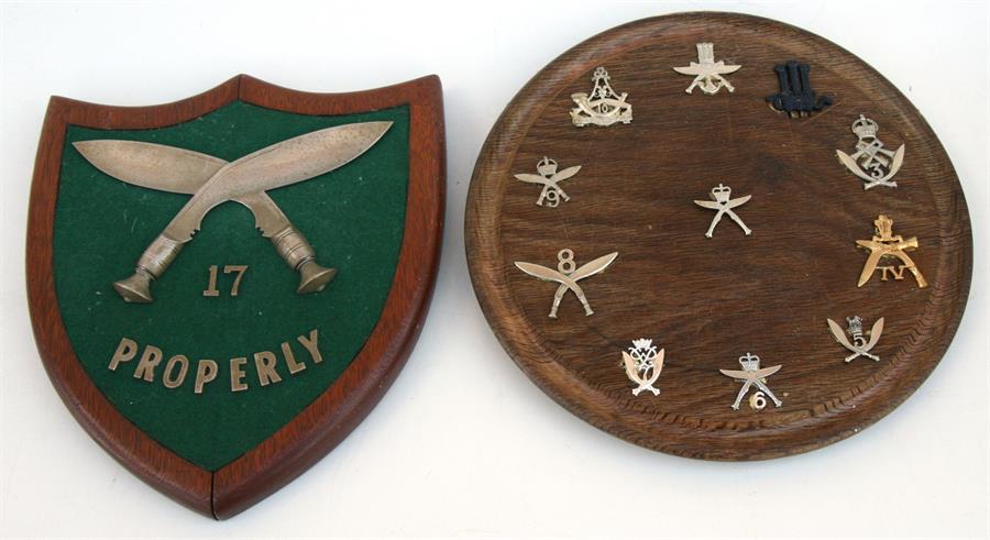 Lieutenant Colonel V. Robinson, six assorted GR berets, belts and various souvenirs of the - Bild 10 aus 10