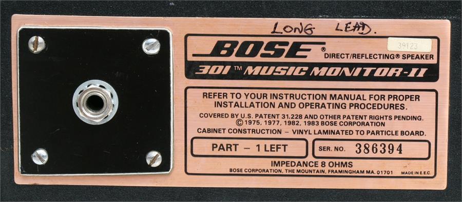 A pair of Bose bookend speakers, serial number 386394. - Bild 2 aus 4