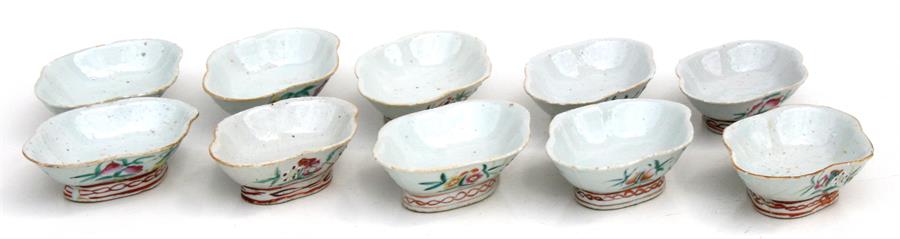 A quantity of Chinese bowls decorated with birds and flowers. - Image 3 of 3