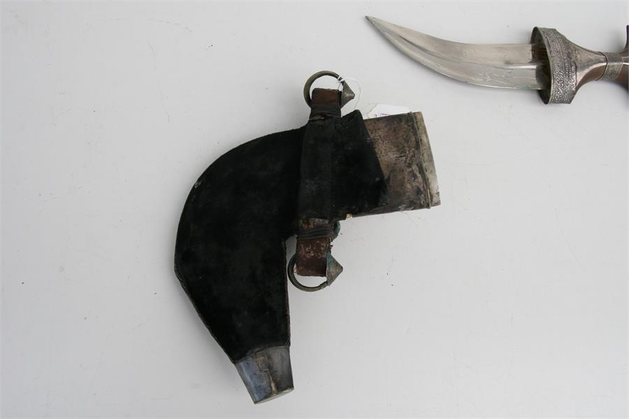 A silver mounted Jambiya dagger, blade length 18cms (7.8ins) long. - Image 5 of 10