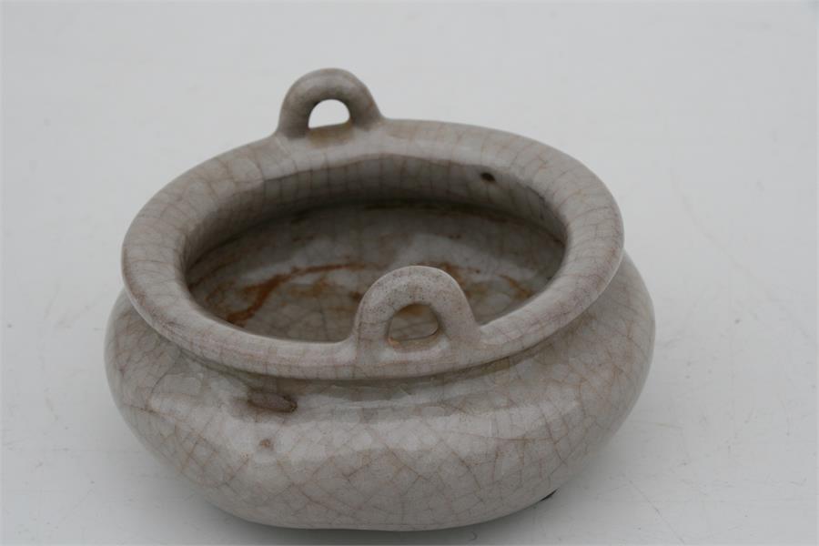 A Chinese crackle glaze two-handled censer of compressed circular form, 12cms (4.75ins) diameter. - Image 8 of 8