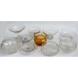 A quantity of glass bowls and comports