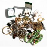 A quantity of costume jewellery.